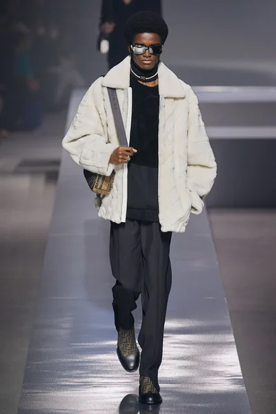 Look 44